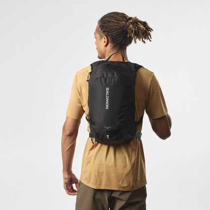 TRAILBLAZER 10 Unisex Hiking Bag in Black/Alloy